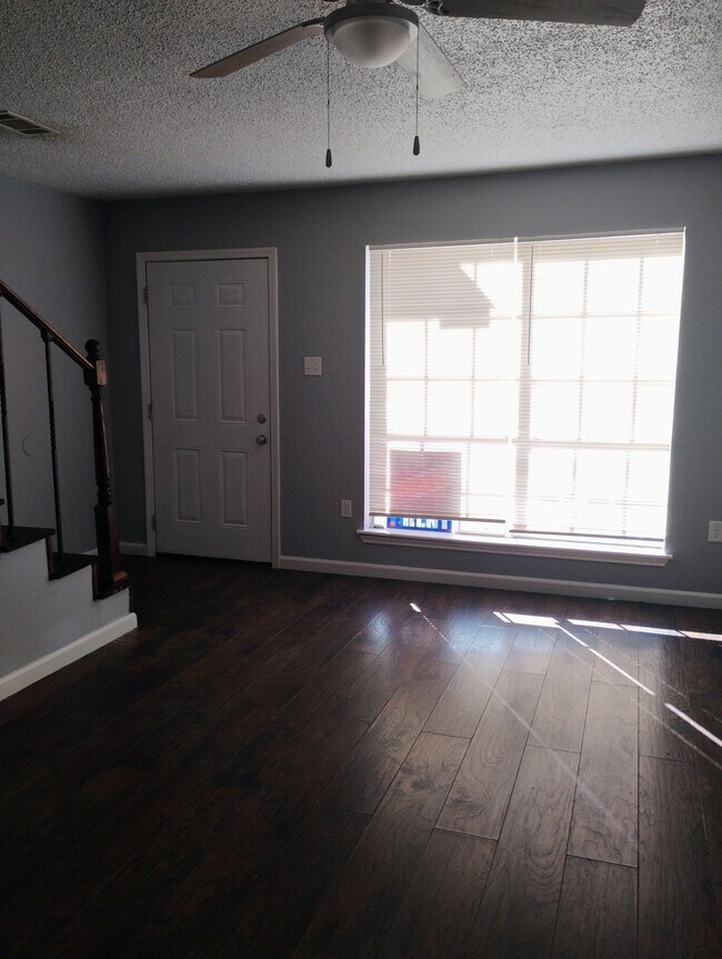 Foto del edificio - 12240 Jackson Rd