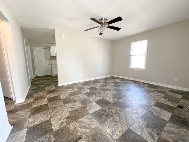 Foto del edificio - Single-Family Home Downtown--No Breed Restrictions!