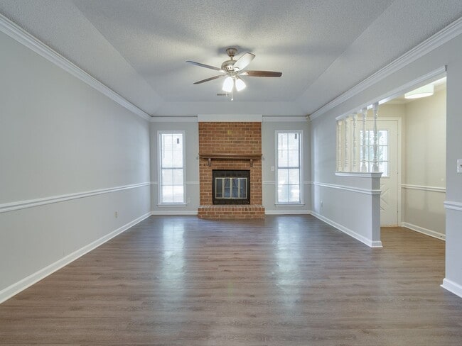 Building Photo - Fully renovated 3 bedroom 2 bathroom!