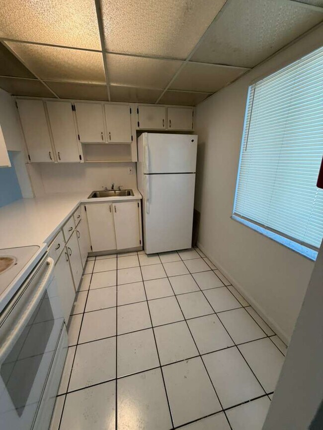 Foto del edificio - 505 NW 177th St