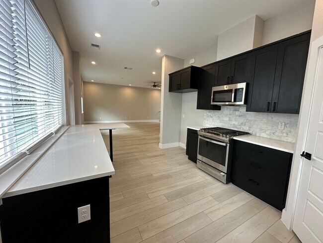 Foto del edificio - LUXURY 3-BEDROOM ALAMO HEIGHTS TOWNHOME