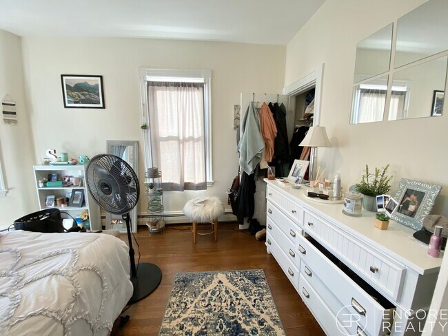 Foto del edificio - 106 Buttonwood St