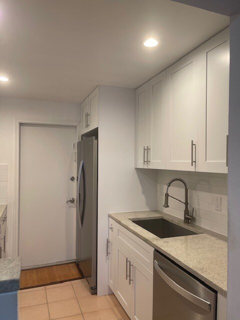 Foto del edificio - 7847 Miller Dr