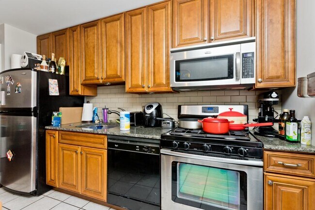 Building Photo - 1 bedroom in Chicago IL 60614