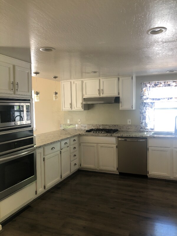 Building Photo - 3413 Club Ln