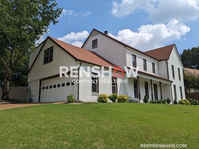 Building Photo - 4 Bedroom / 2.5 Bath - Over 3000 Square Fe...