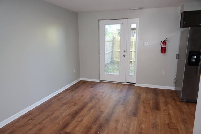 Building Photo - Beautifully Renovated 4-Bedroom Home with ...