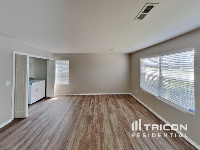 Foto del edificio - 5337 Liberty Hall Cir