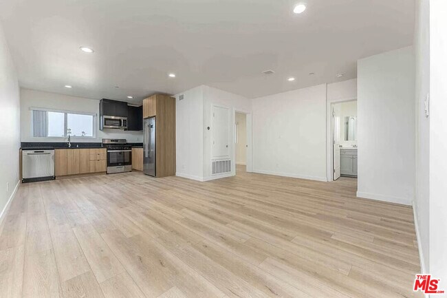Foto del edificio - 2103 Burnside Ave