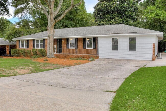 Building Photo - Newly Updated 4 Bed/2 Bath Columbia County...