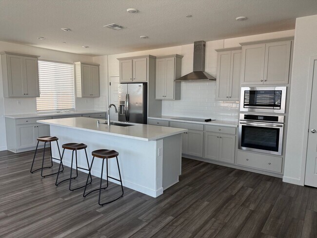 Foto del edificio - Beautiful Northlake 4 BED 3.5 BATH