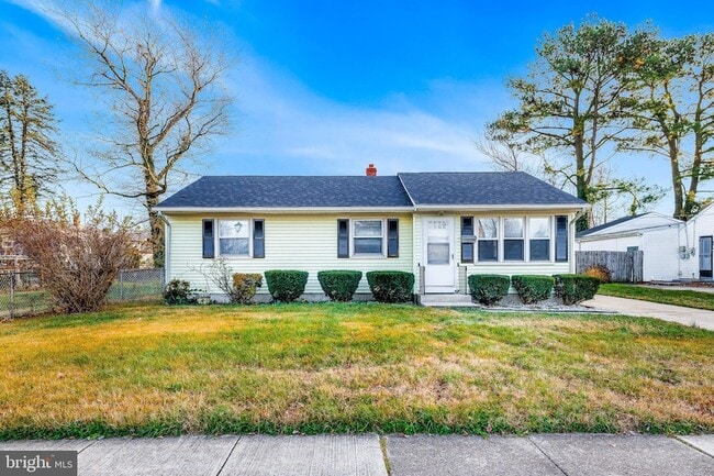 Building Photo - 816 Lincoln St