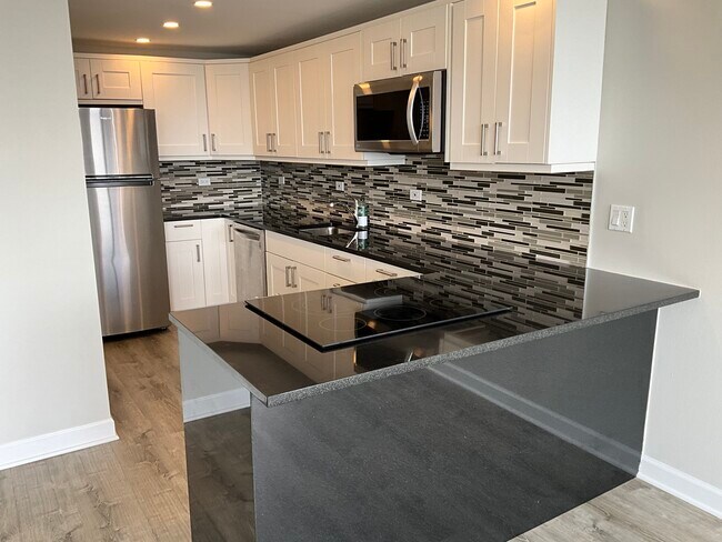 Foto del edificio - 655 W Irving Park Rd