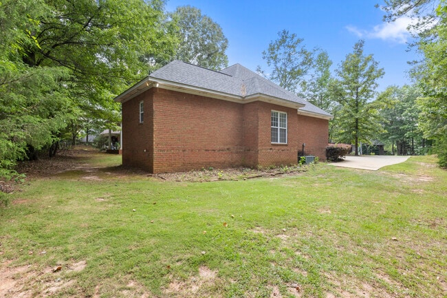 Photo - 148 Carriage House Ln