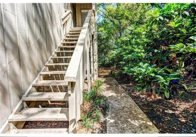 Foto del edificio - 217 Crown Oaks Way