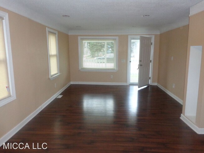 Building Photo - 2 br, 1 bath House - 6842 Oldham