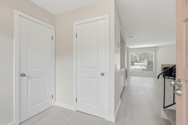 Building Photo - 709 Copper Dr