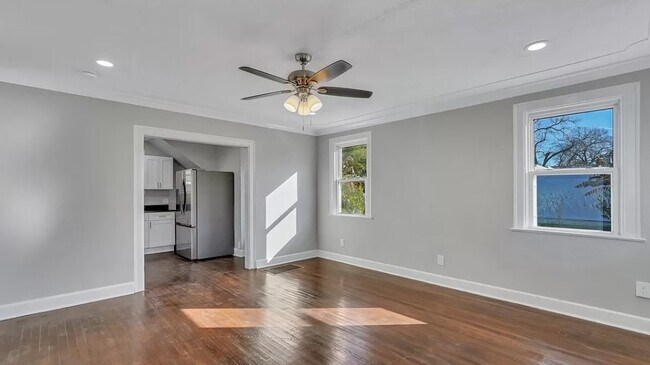 Foto del edificio - 824 E 39th St