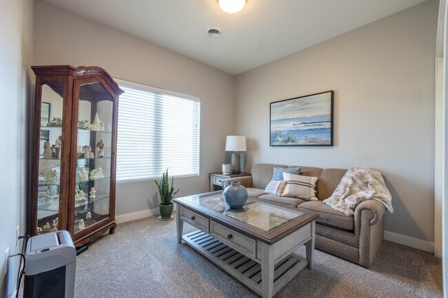 Building Photo - 711 Lancelot Dr