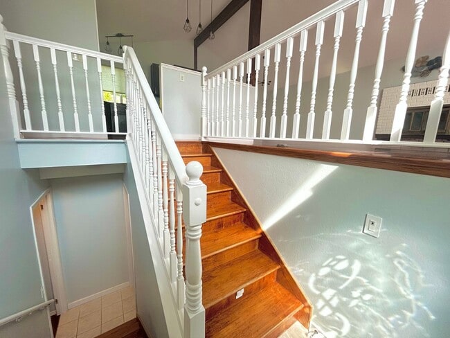 Building Photo - Spacious West Hill Gem – 4 Bed, 3 Bath wit...