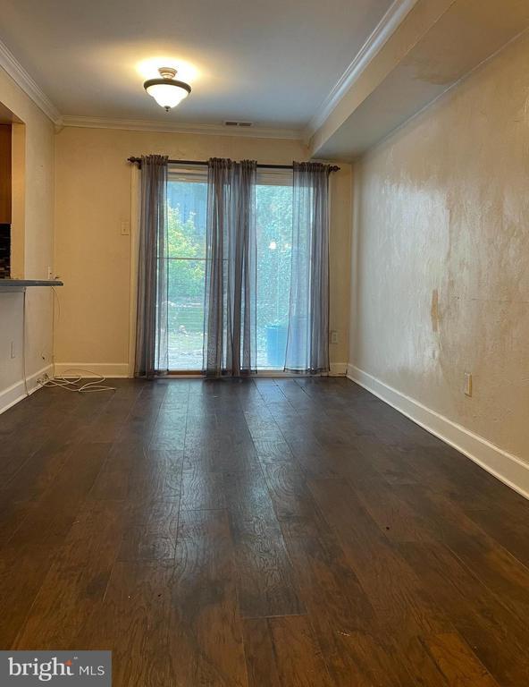 Building Photo - 1136 Fox Run