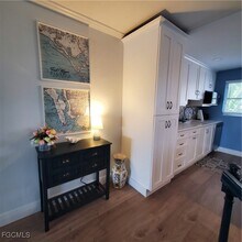 Building Photo - 828 Victoria Dr Building Photo - 828 Victoria Dr