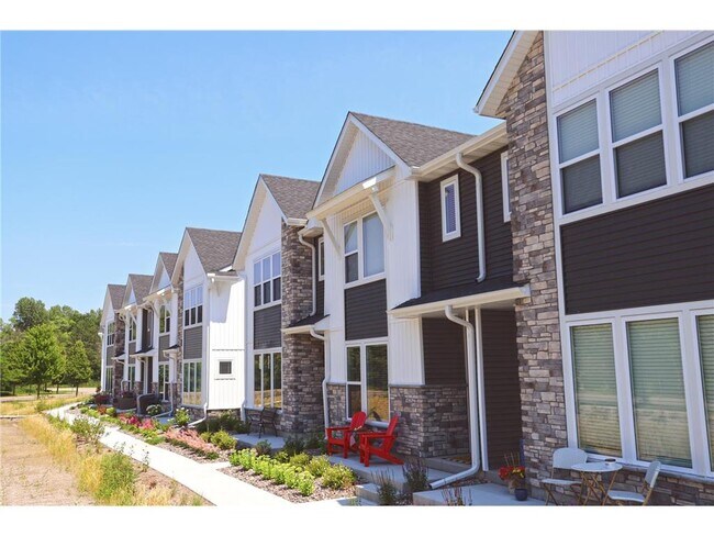 Foto del edificio - 2438 N Blossom Cir