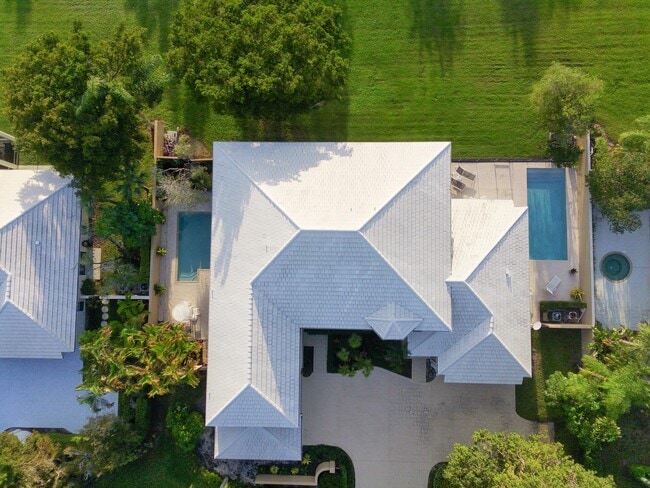 Building Photo - 11877 Pebblewood Dr
