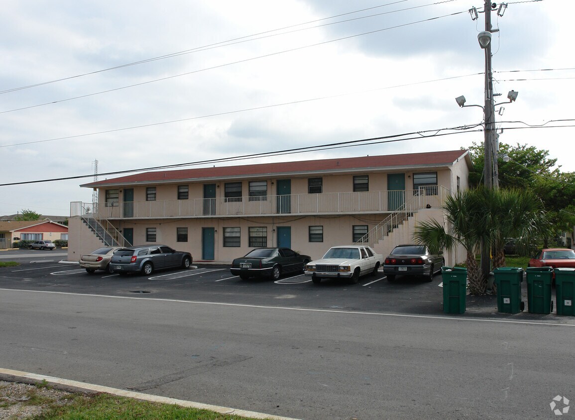 Building Photo - 7390 NW 37th St
