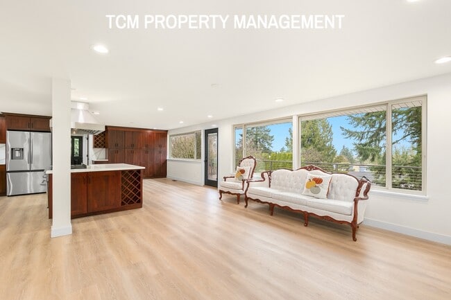 Building Photo - 1121 E Guiberson St