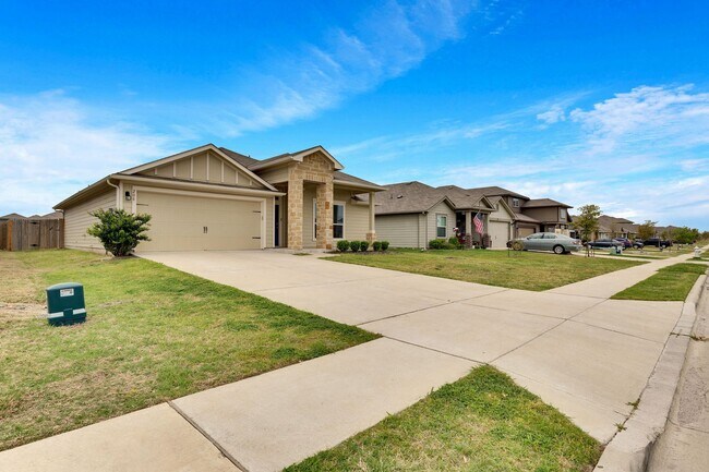 Building Photo - 208 Garcitas Creek Ln