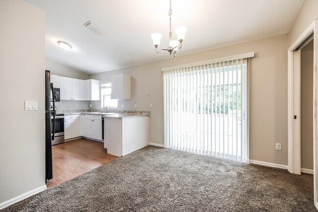 Foto del edificio - 15585 Spring Line Ln