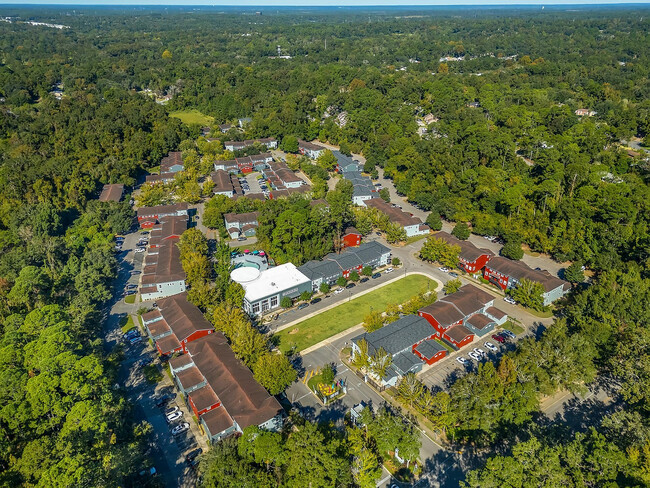 Building Photo - The Preserve At San Luis