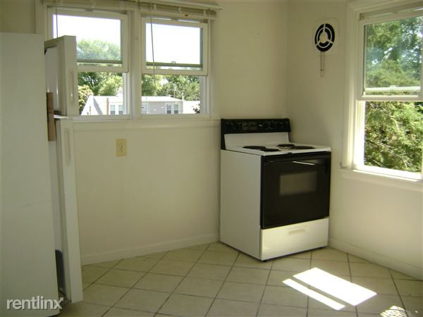 Building Photo - 229 Townsend Ave