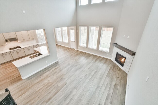 Foto del edificio - 8211 Chartres Wind Dr