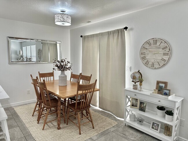 Foto del edificio - 1721 Willow Way