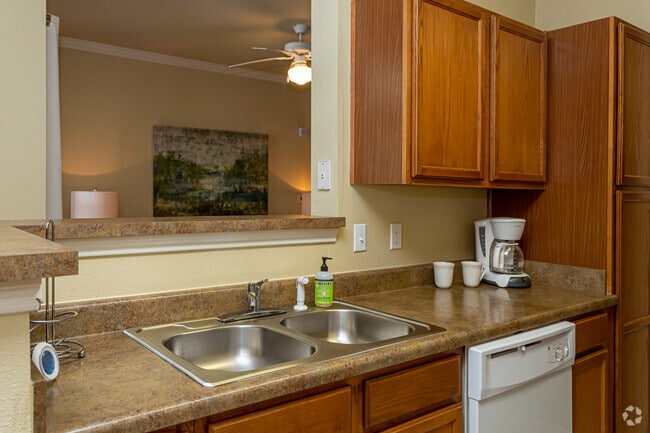 2 BR, 2 BA - 1,055 SF - Country Club Pointe Apartment Homes