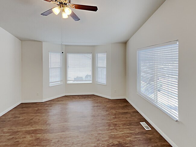 Building Photo - 2396 N Nectar Way
