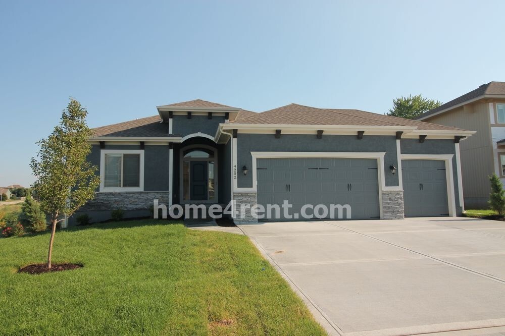 Primary Photo - 4252 SW Stoney Brook Dr