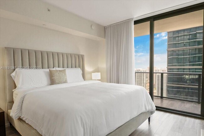 Foto del edificio - 801 S Miami Ave