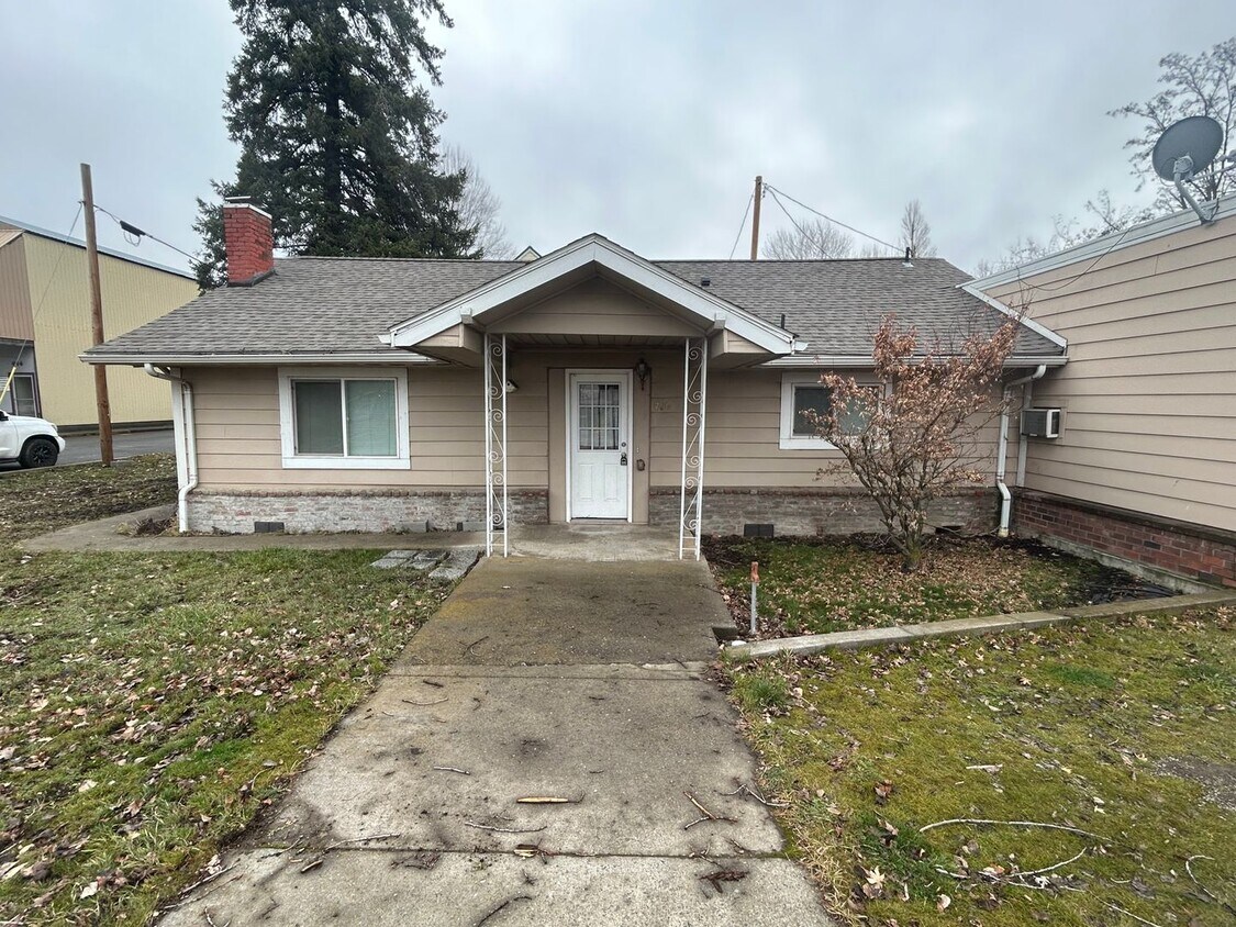 Foto principal - 700-704 S Columbus Triplex - Martin