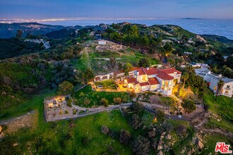 Building Photo - 501 Sadie Rd