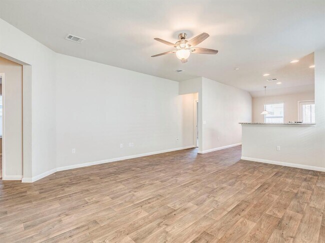 Building Photo - 392 Blue Sage Dr