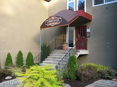 Foto principal - 537 Bellevue Way SE