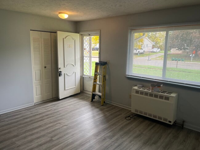 Building Photo - 180 Grand Manor Dr Building Photo - 180 Grand Manor Dr