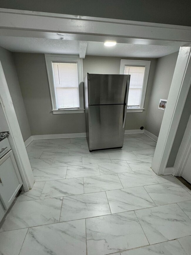 Building Photo - COMING SOON! Newly Renovated 3 Bed, 2 Bath...