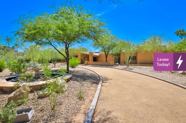 Building Photo - 4912 E Arroyo Verde Dr