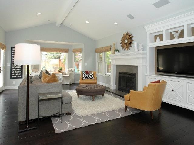 Building Photo - 450 Panchita Way