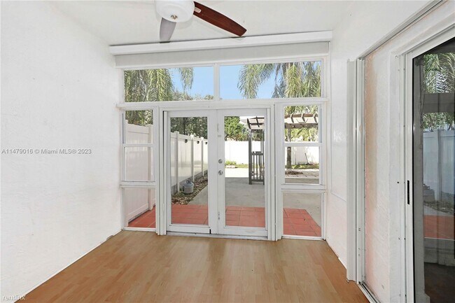 Foto del edificio - 3 br, 3.5 bath Townhome - 12953 SW 49th Ct