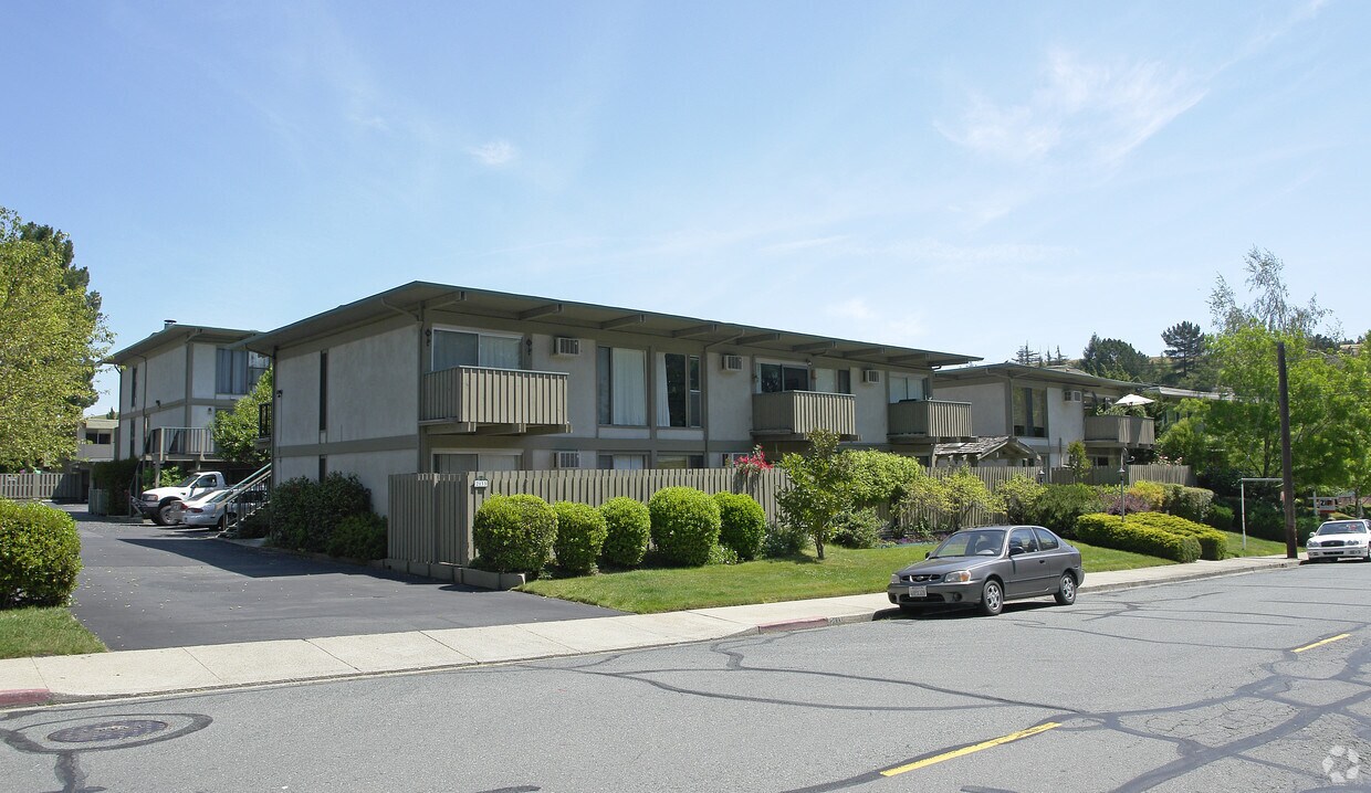 Primary Photo - Moraga Manor